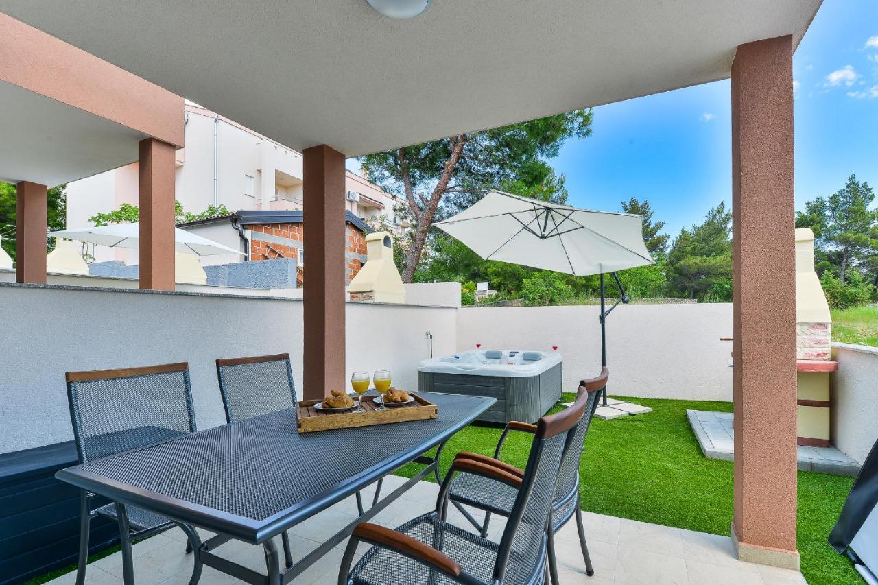 Cascada Villas With Private Jacuzzi And Private Parking Starigrad Paklenica Dış mekan fotoğraf